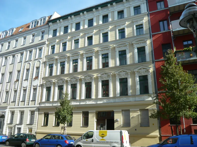 DG-Wohnung mit Terrasse nahe Bergmannkiez — photo 1